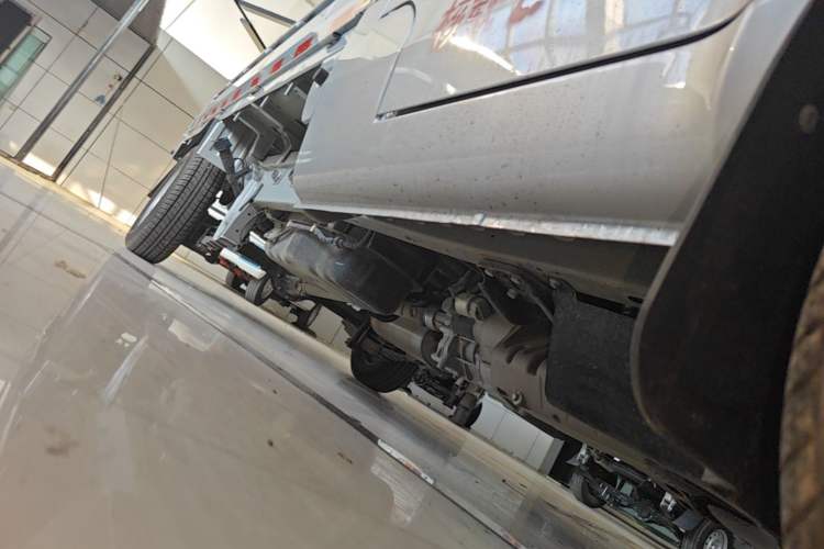Used Wuling Rongguang Small Truck 2023 1.5L Single-Row Extended LAR Right Side Sill