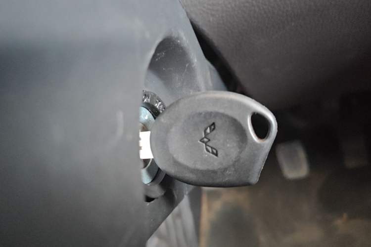 Used Wuling Rongguang Small Truck 2023 1.5L Single-Row Extended LAR Vehicle Key