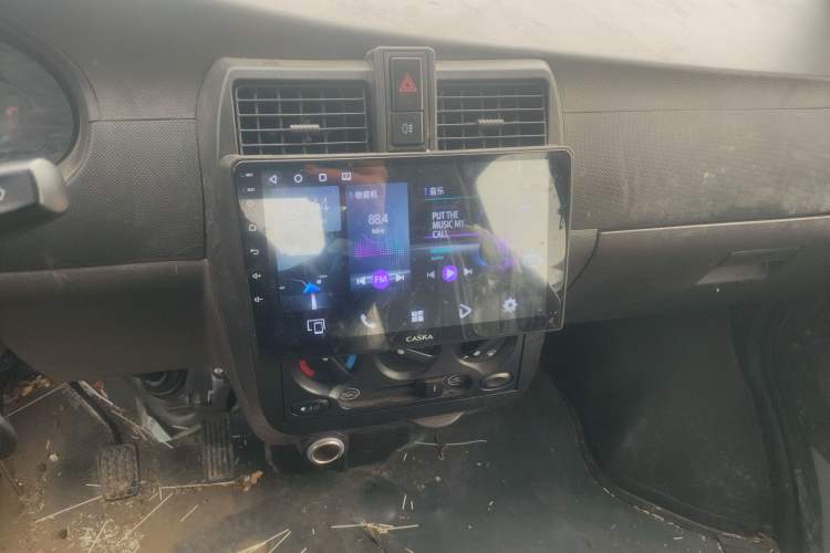 Used Wuling Rongguang Small Truck 2024 1.5L Double-Cab Extra-Long LAR Audio And AC Panel