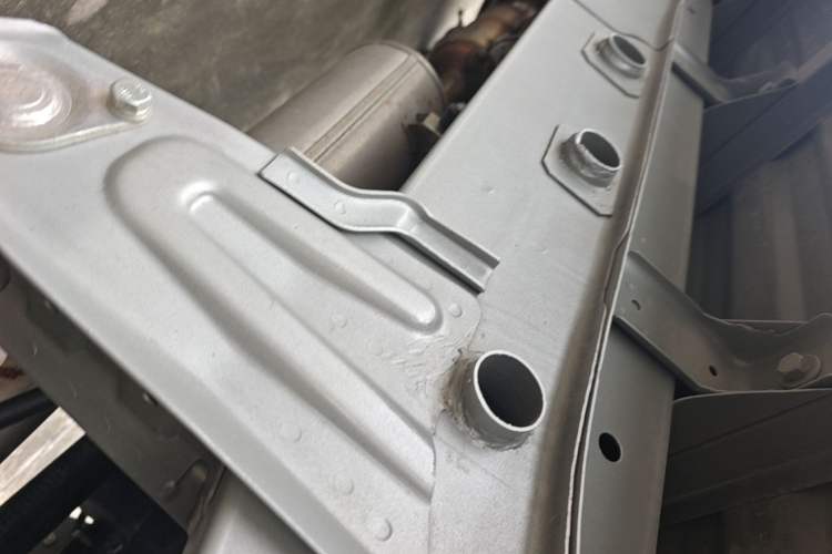 Used Wuling Rongguang Small Truck 2024 1.5L Single-Row Extra-Long LAR Chassis Rear Left