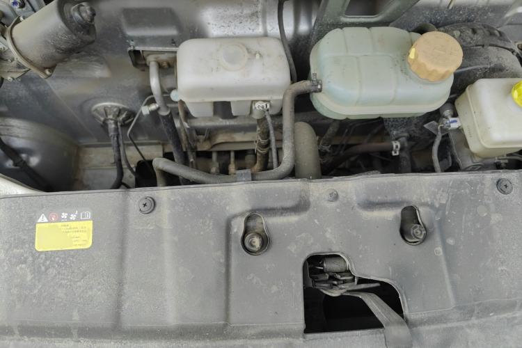 Used Wuling Rongguang Small Truck 2024 1.5L Double-Cab Extra-Long LAR Engine Bay