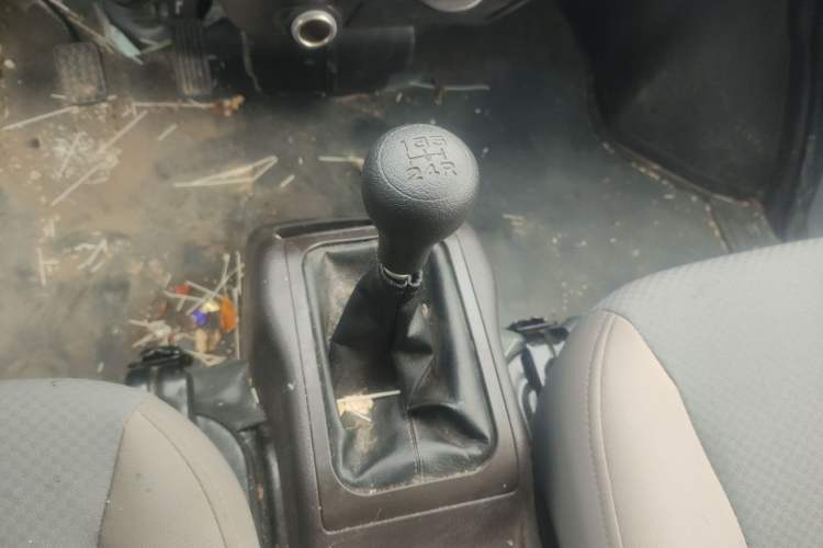 Used Wuling Rongguang Small Truck 2024 1.5L Double-Cab Extra-Long LAR Gear Lever