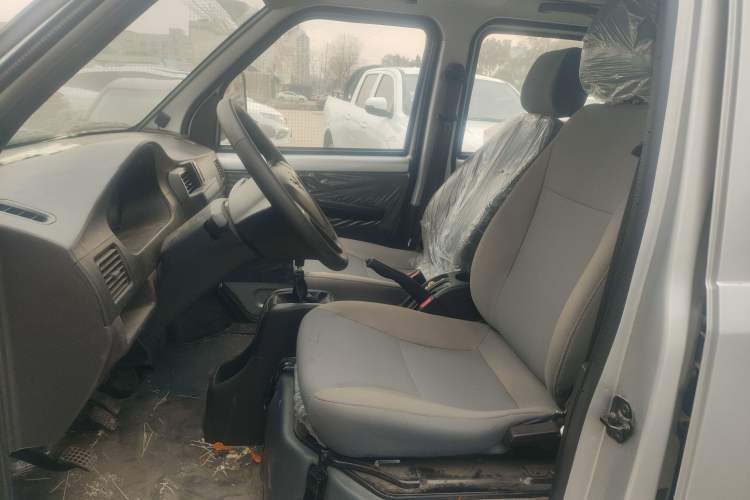 Used Wuling Rongguang Small Truck 2024 1.5L Double-Cab Extra-Long LAR Left Front Seat