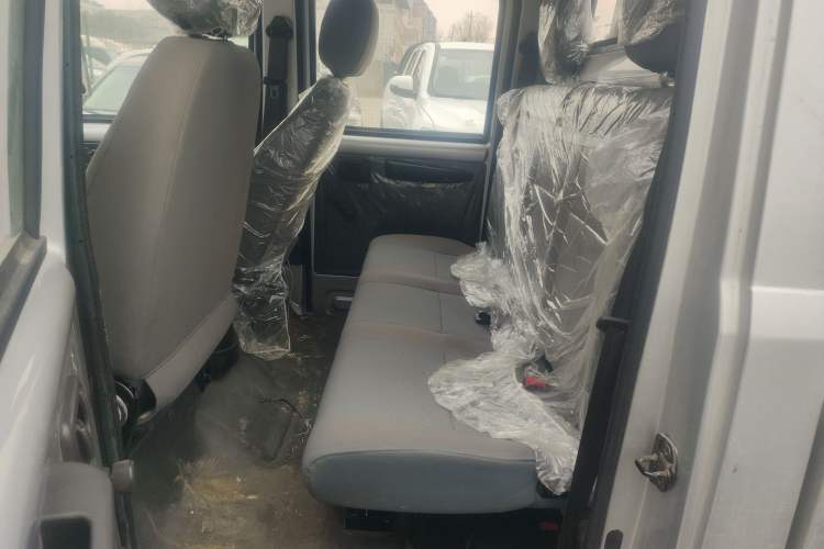 Used Wuling Rongguang Small Truck 2024 1.5L Double-Cab Extra-Long LAR Left Rear Seat