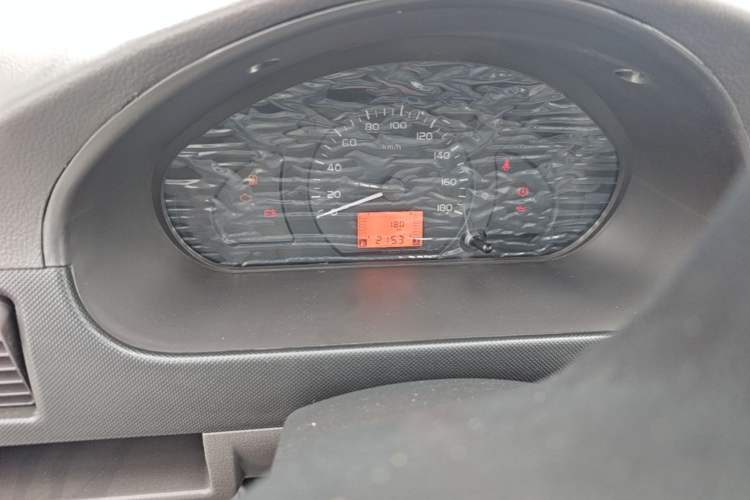 Used Wuling Rongguang Small Truck 2024 1.5L Single-Row Extra-Long LAR Odometer Close Up