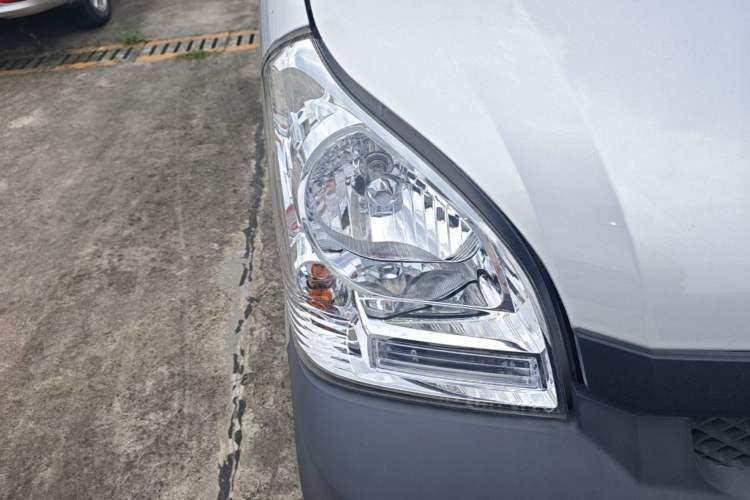 Used Wuling Rongguang Small Truck 2024 1.5L Single-Row Extra-Long LAR Right Front Headlight