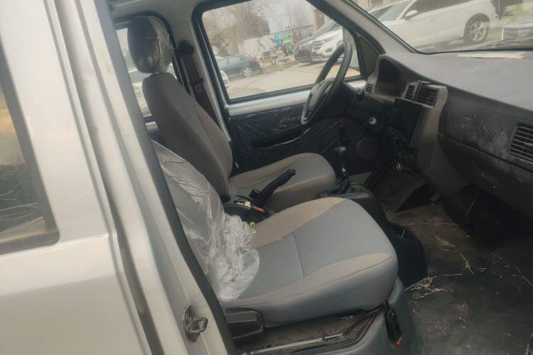 Used Wuling Rongguang Small Truck 2024 1.5L Double-Cab Extra-Long LAR Right Front Seat