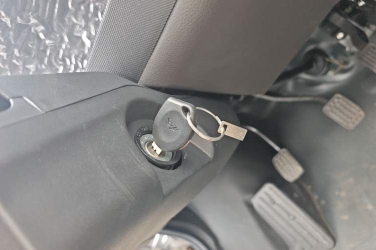 Used Wuling Rongguang Small Truck 2024 1.5L Single-Row Extra-Long LAR Vehicle Key