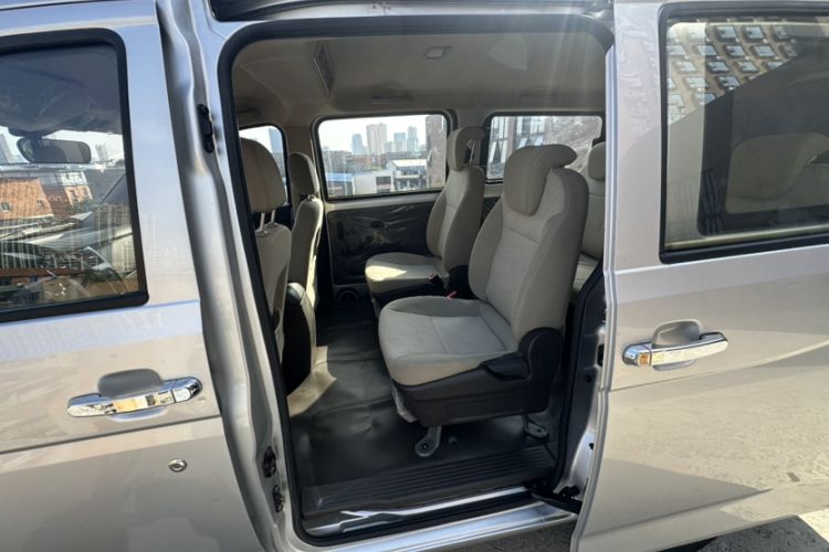 Used Wuling Rongguang V 2018 1.5L Standard Version Interior 11
