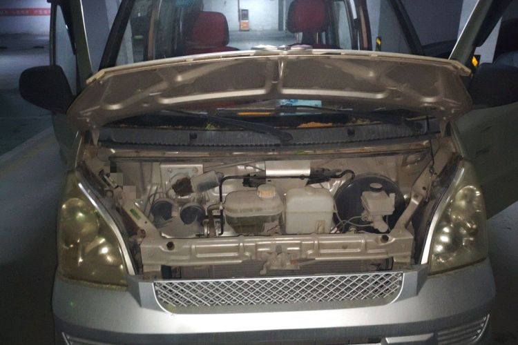 Used Wuling Rongguang V  Engine Bay
