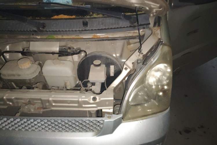 Used Wuling Rongguang V  Engine Bay Left