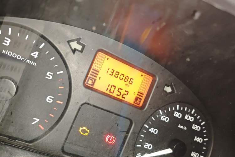 Used Wuling Rongguang V  Odometer Close Up