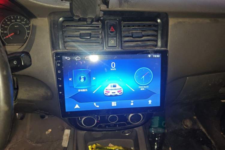 Used Wuling Rongguang V 2015 1.5L Practical Version Audio And AC Panel