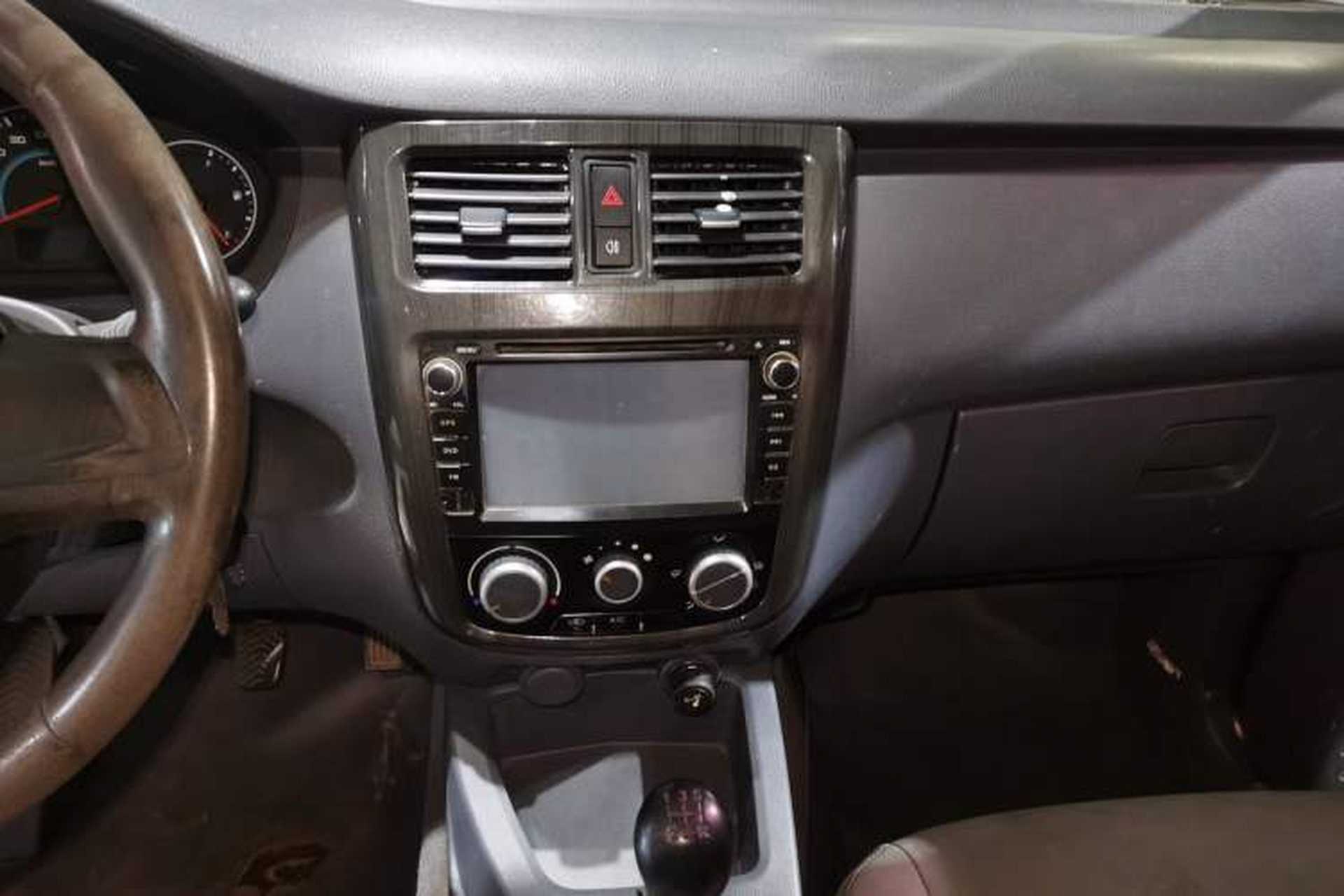 Used Wuling Rongguang V 2015 1.2L Base Version Audio And AC Panel