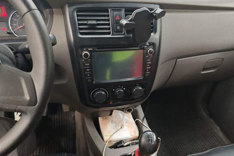 Used Wuling Rongguang V 2015 1.2L Base Version Audio And AC Panel