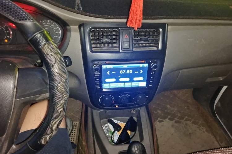 Used Wuling Rongguang V 2015 1.5L Base Version Audio And AC Panel