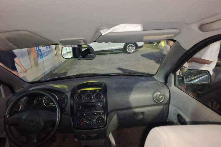 Used Wuling Rongguang V 2015 1.5L Base Version Center Console