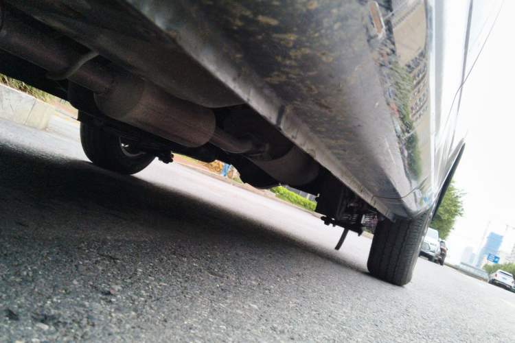 Used Wuling Rongguang V 2015 1.2L Standard Version Chassis Front Left