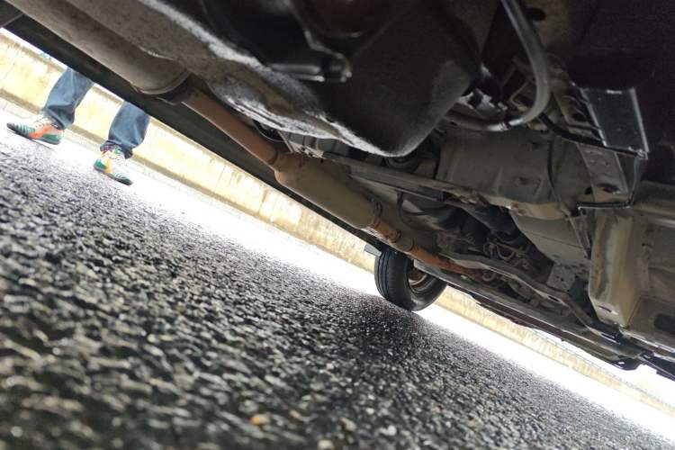 Used Wuling Rongguang V 2015 1.5L Practical Version Chassis Rear Right