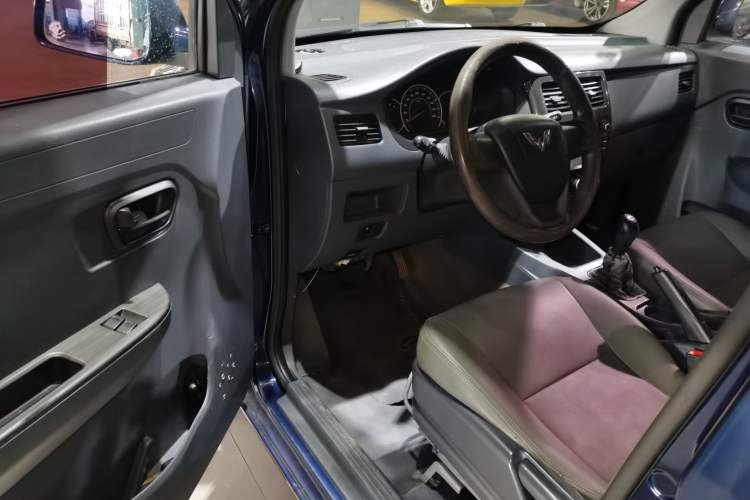 Used Wuling Rongguang V 2015 1.2L Base Version Driver Seat