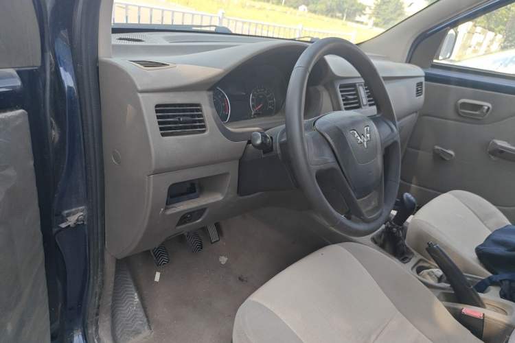 Used Wuling Rongguang V 2015 1.2L Practical Model Driver Seat