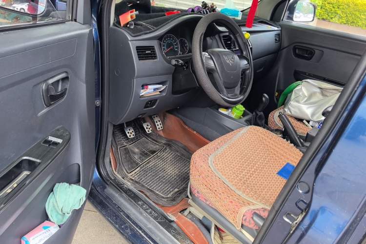 Used Wuling Rongguang V 2015 1.5L Base Version Driver Seat