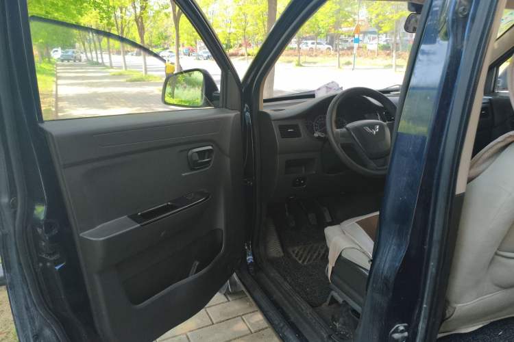 Used Wuling Rongguang V 2015 1.2L Standard Version Driver Seat