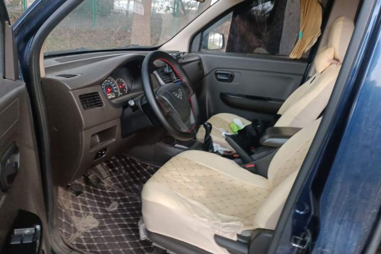 Used Wuling Rongguang V 2015 1.5L Standard Version Driver Seat