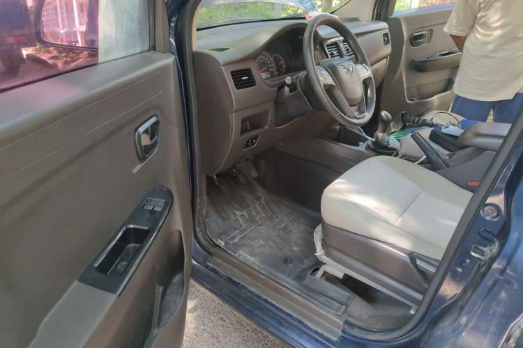 Used Wuling Rongguang V 2015 1.2L Standard Version Driver Seat