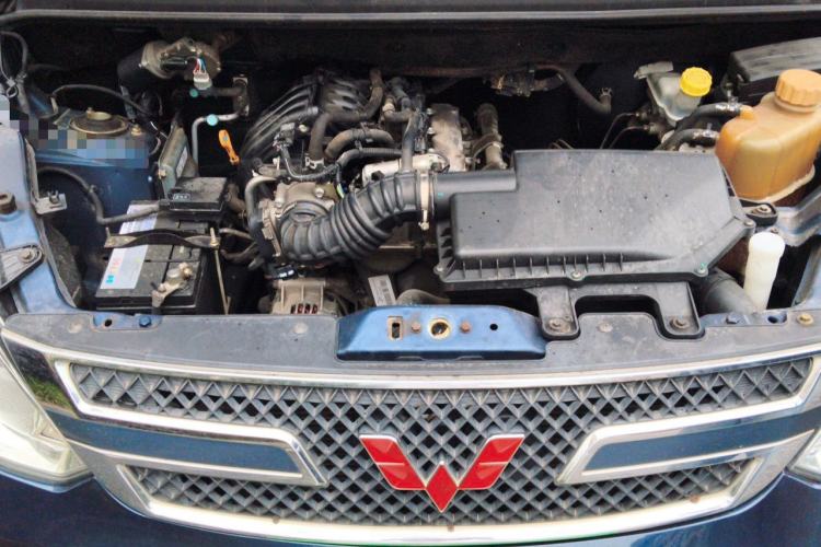 Used Wuling Rongguang V 2015 1.2L Standard Version Engine Bay