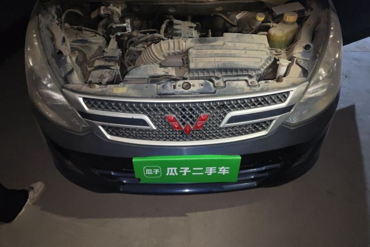 Used Wuling Rongguang V 2015 1.5L Base Version Engine Bay