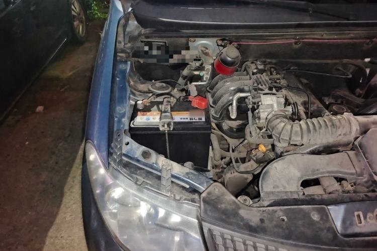Used Wuling Rongguang V 2015 1.5L Base Version Engine Bay Right