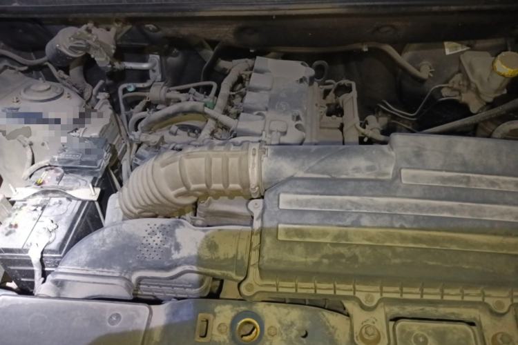 Used Wuling Rongguang V 2015 1.5L Standard Version Engine Bay