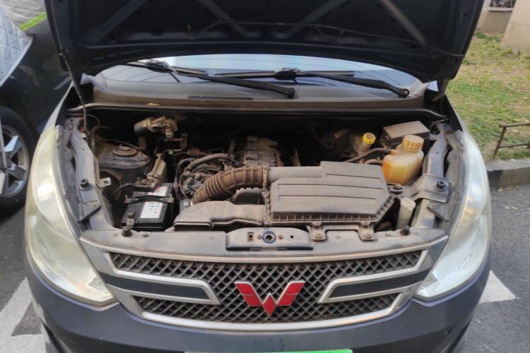 Used Wuling Rongguang V 2015 1.5L Standard Version Engine Bay