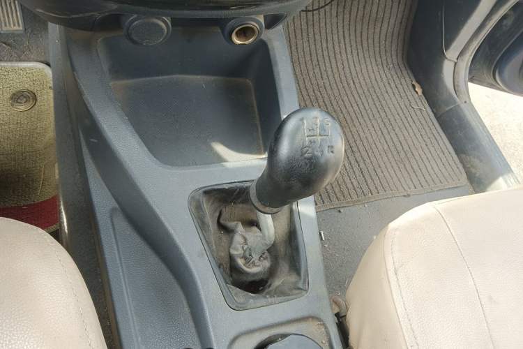 Used Wuling Rongguang V 2015 1.2L Base Version Gear Lever