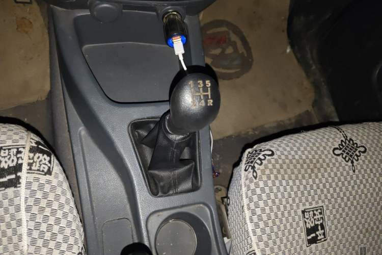 Used Wuling Rongguang V 2015 1.5L Base Version Gear Lever