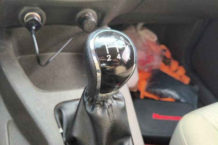 Used Wuling Rongguang V 2015 1.5L Standard Version Gear Lever