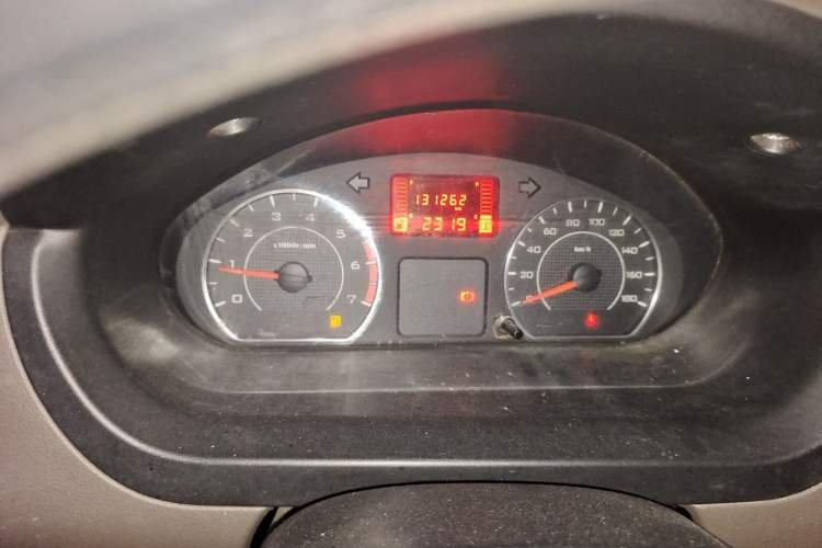 Used Wuling Rongguang V 2015 1.5L Base Version Instrument Cluster