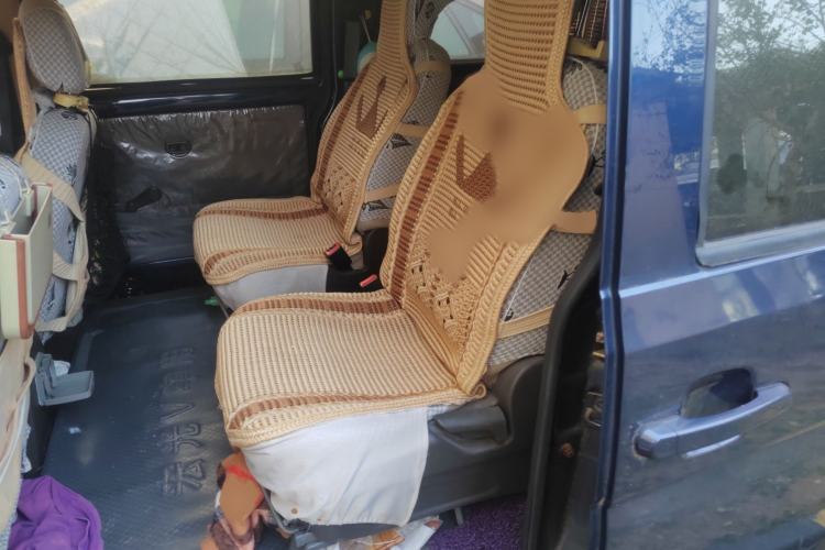 Used Wuling Rongguang V 2015 1.5L Standard Version Interior 4