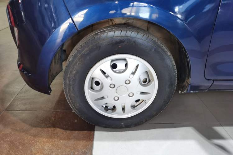 Used Wuling Rongguang V 2015 1.2L Base Version Left Front Wheel Hub