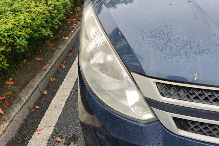Used Wuling Rongguang V 2015 1.5L Practical Version Right Front Headlight