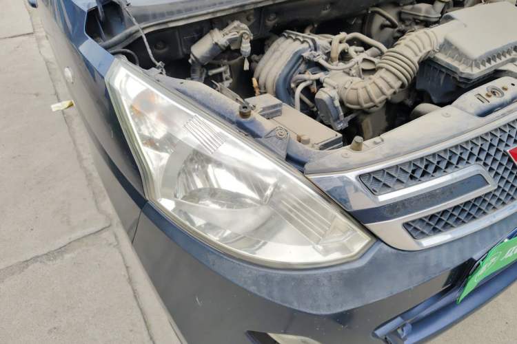 Used Wuling Rongguang V 2015 1.2L Standard Version Right Front Headlight