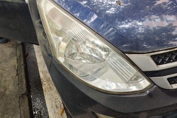 Used Wuling Rongguang V 2015 1.2L Base Version Right Front Headlight