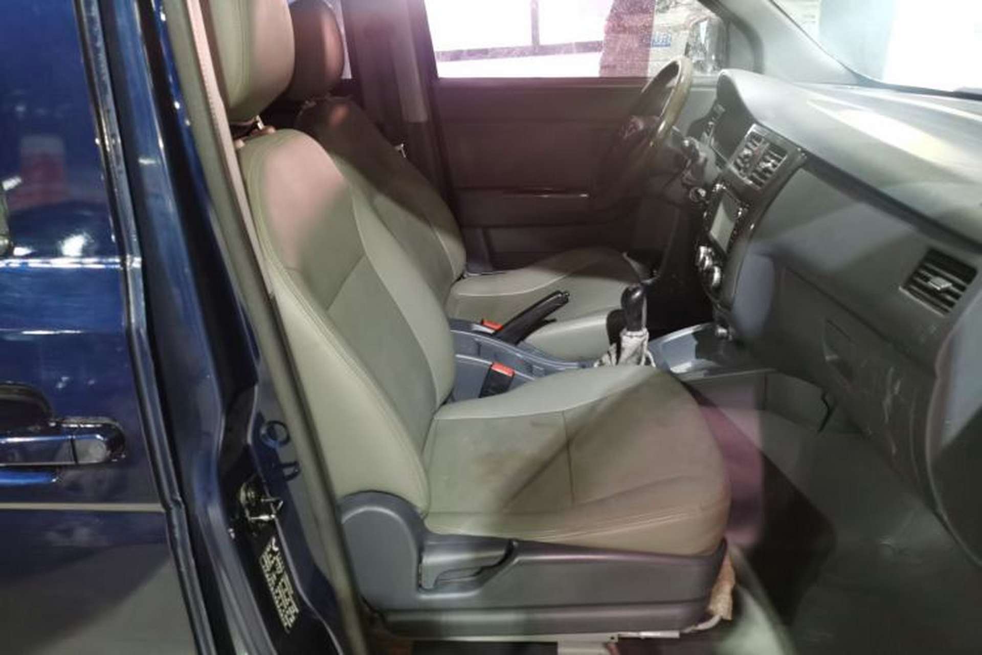 Used Wuling Rongguang V 2015 1.2L Base Version Right Front Seat