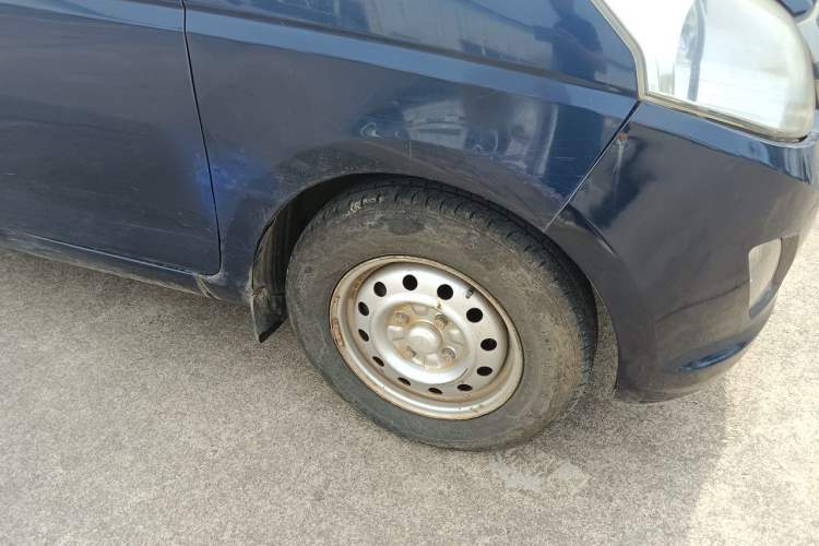 Used Wuling Rongguang V 2015 1.2L Base Version Right Front Wheel Hub