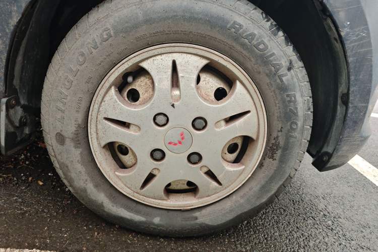Used Wuling Rongguang V 2015 1.2L Base Version Right Front Wheel Hub