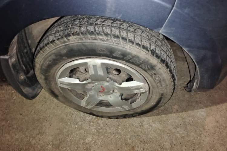 Used Wuling Rongguang V 2015 1.5L Base Version Right Front Wheel Hub