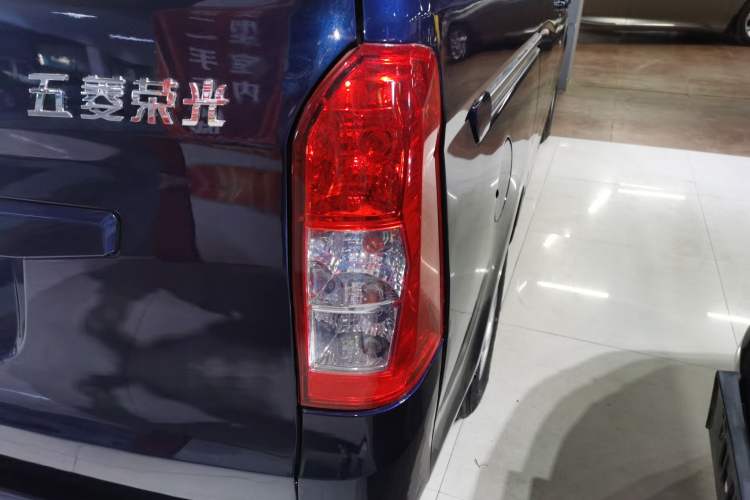 Used Wuling Rongguang V 2015 1.2L Base Version Right Rear Taillight