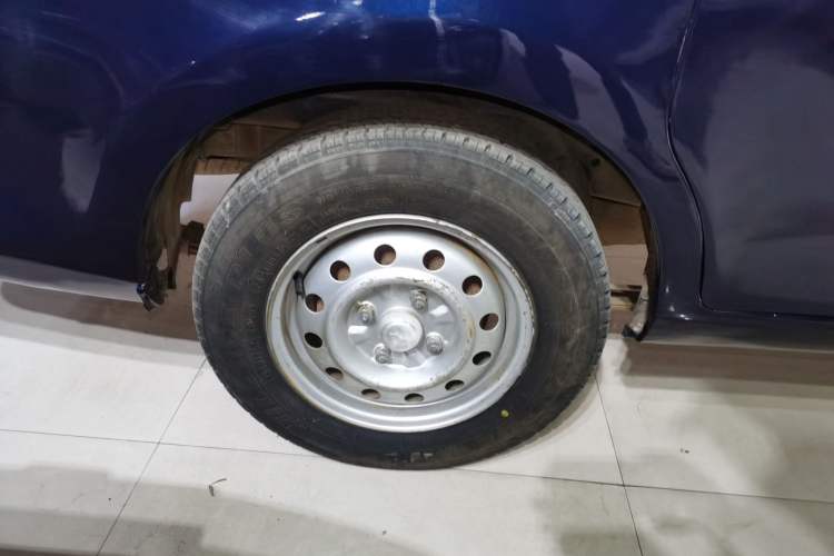 Used Wuling Rongguang V 2015 1.2L Base Version Right Rear Wheel Hub