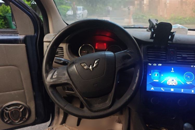 Used Wuling Rongguang V 2015 1.5L Practical Version Steering Wheel